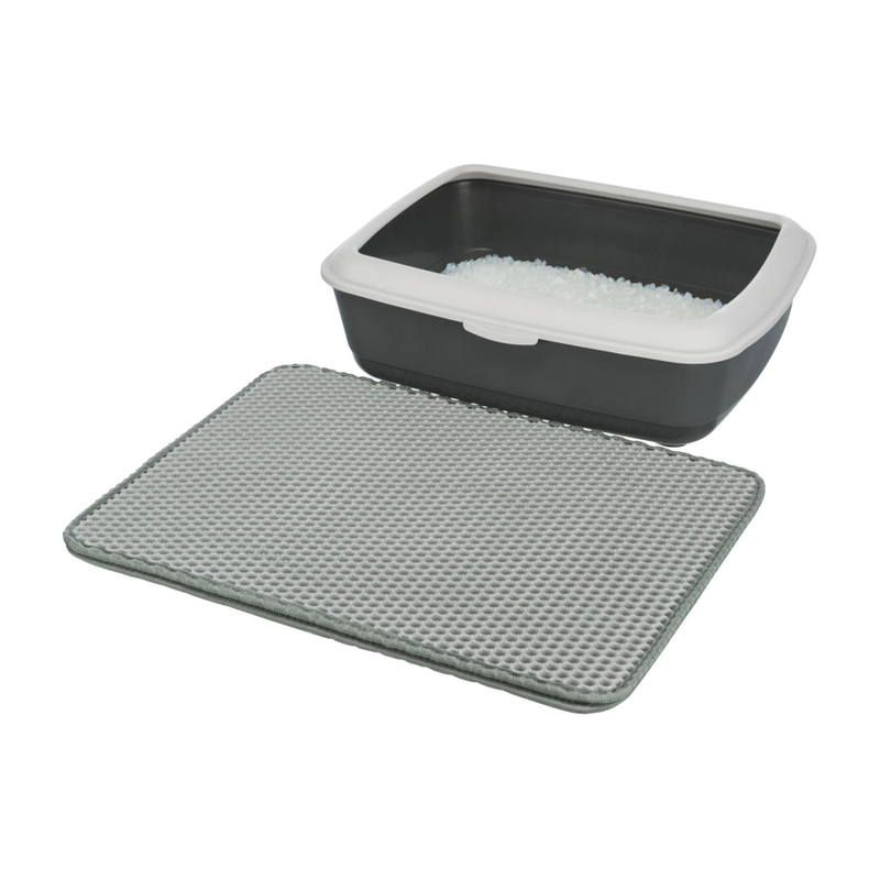 Litter Tray Sieve Mat in front of litter tray, litter tray clean up, pet essentials warehouse
